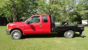 lot 2 image: 2000 Ford F350 With Bed 7.3 Power Stroke