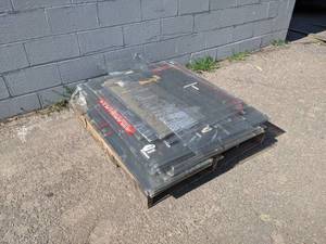 lot 255 image: Pallet Lot of Plexiglass Sheets