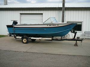 lot 3 image: 1967 Starcraft Boat & Trailer