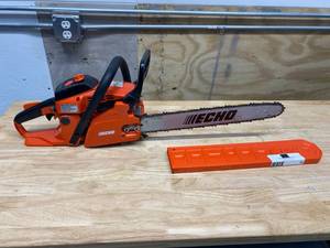 lot 15 image: EHCHO CS-400 18 in. 40.2 cc Gas 2-Stroke Cycle Chainsaw