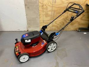 lot 31 image: TORO Recycler 22 in. 60-Volt Lithium-Ion Cordless Battery Walk Behind Personal Pace Mower