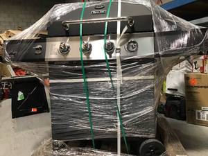 lot 25 image: DYNA-GLO 4-Burner Propane Gas Grill in Black