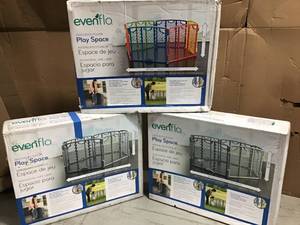 lot 33 image: PALLET WITH 3 EVEN-FLO PLAY SPACES SE PICS