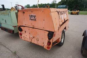 lot 6 image: 1999 Sullivan Palatek D210Q Tow Behind Air Compressor