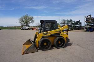 lot 2 image: 2013 Gehl Model R220 2 Speed Skid Loader Skid Steer