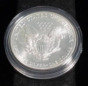 1993 AMERICAN SILVER EAGLE 1 TROY OZ. .999 FINE SILVER IN AIRTITE