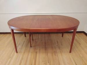 lot 2 image: VINTAGE Danish Dining Table