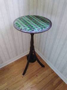 lot 34 image: Plant Stand