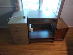 lot 38 image: Lot of Office Furniture