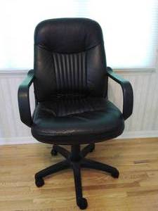lot 45 image: Black Office Chair