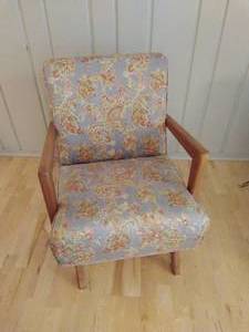 lot 51 image: Mid Century Rocking Chair