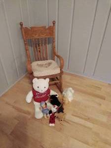 lot 73 image: Childs Rocking Chair
