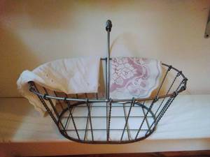 lot 83 image: Wire Basket and Doilys