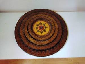 lot 85 image: Decorative Wall plates