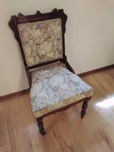 lot 86 image: Decorative Chair