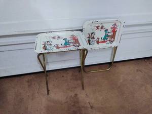 lot 98 image: Pair of TV Trays