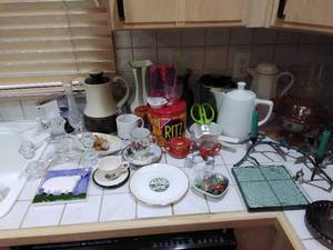 lot 100 image: Lot of kitchen items