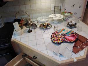 lot 106 image: Misc kitchen items