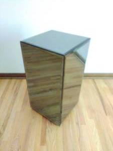 lot 8 image: Mirrored Side Table