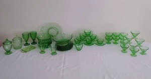 lot 15 image: Collection of VINTAGE Uranium Glass