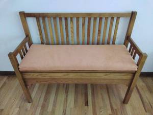 lot 150 image: Wooden Storage Bench