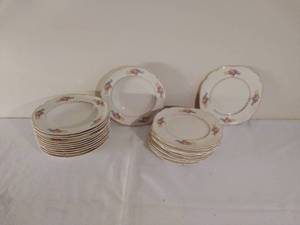 lot 166 image: 22 Pieces of VINTAGE Homer Laughlin China