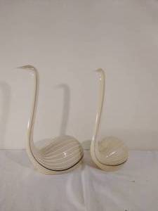 lot 167 image: Pair of VINTAGE Glass Swans