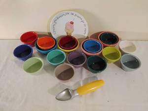 lot 173 image: Ice Cream Dishes