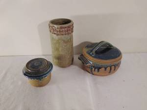 lot 178 image: 3 Ceramic Pieces
