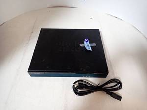 lot 13 image: Cisco 1900 Series