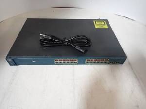 lot 16 image: Catalyst 3560 series PoE-24