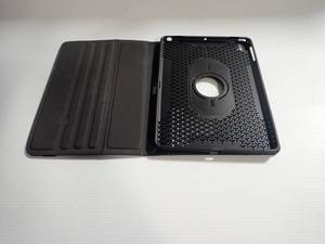 lot 68 image: ipad case