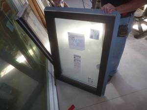 lot 2 image: Anderson 100 Series Windows