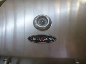 lot 65 image: Gas Grill & Charcoal Grill
