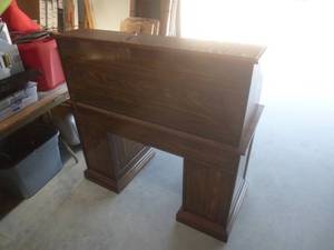 lot 85 image: Oak Roll Top Desk