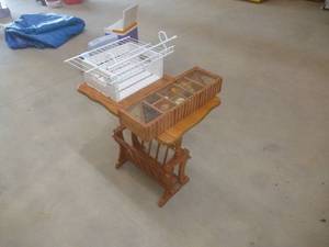 lot 96 image: Magazine Rack & Wire Shelf