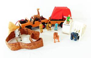 lot 49 image: Vintage 1970s Fisher Price Adventure People Wild Animal Safari Set 304