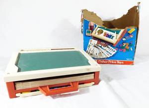 lot 56 image: Vintage 1974 Fisher Price Play Desk