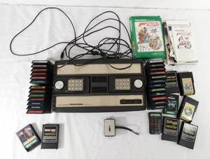 lot 59 image: Vintage 1979 Mattel Electronics Intellivision Intelligent Television 33 Games