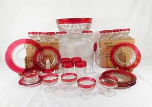 lot 28 image: Vintage Colony Crystal Ruby Dinnerware Set