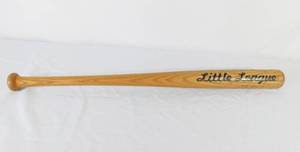 lot 75 image: Vintage Worth Little League Model 1717 Baseball Bat