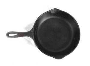 lot 63 image: Vintage Wagner Ware Sidney O Cast Iron Skillet 1056H