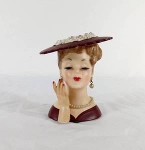 lot 90 image: Vintage 1958 Napco Lady Head Vase C3343B