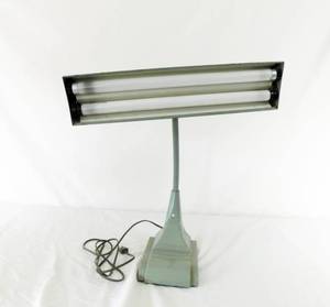 lot 118 image: Vintage Art Specialty Co. Chicago Bankers Light