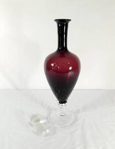 lot 248 image: Vintage Glass Decanter