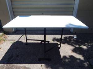 lot 183 image: Rolling Craft Table