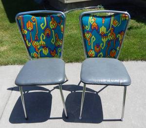lot 184 image: Set of 2 Vintage Mid Century Chairs