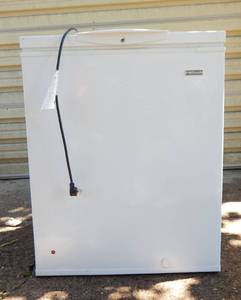 lot 31 image: Kenmore Deep Freezer