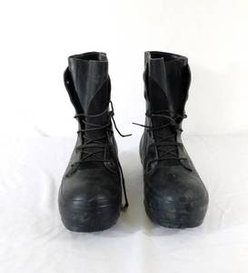 lot 235 image: Vintage Bata Standard Issue Military Cold Weather Mickey Mouse Overboots