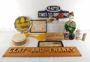 lot 254 image: Lot of Vintage Bar Decor